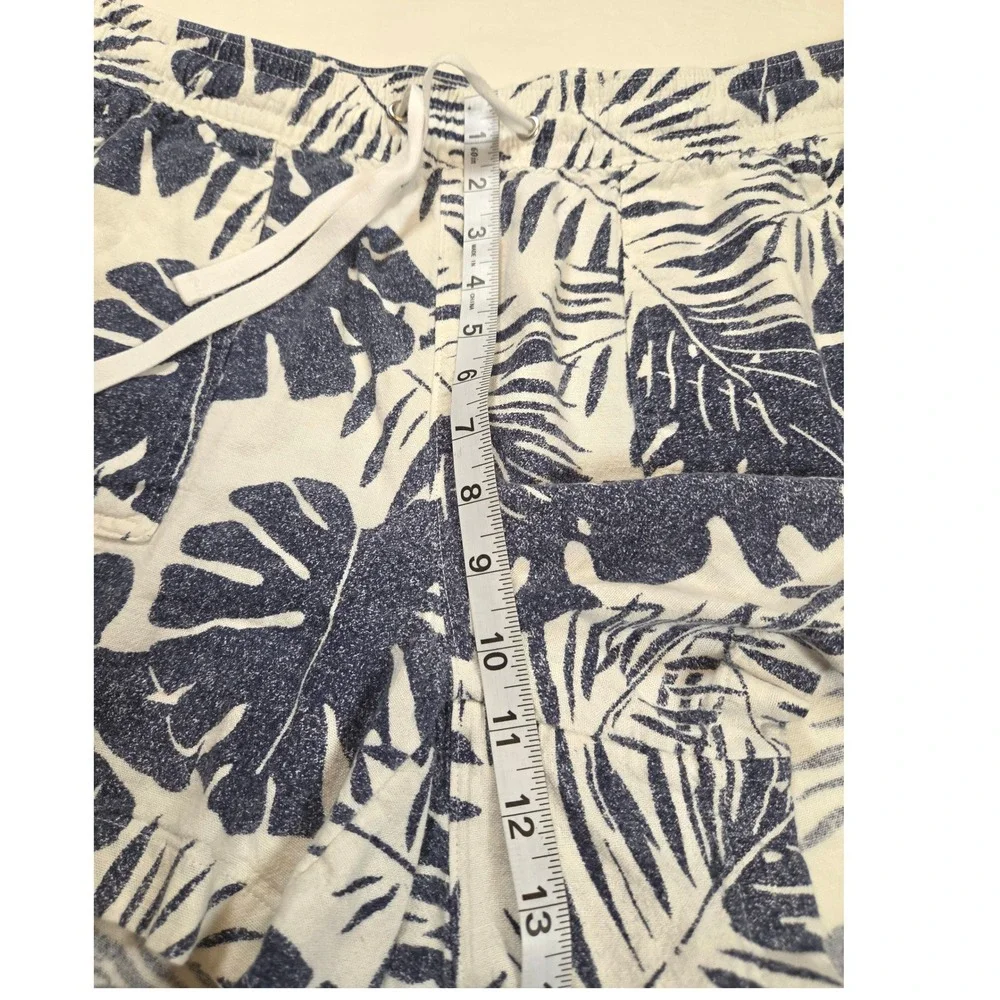 Nautica Women's Shorts Sz L White‎ Blue Tropical Leaf Casual Beach Coastal Chic
